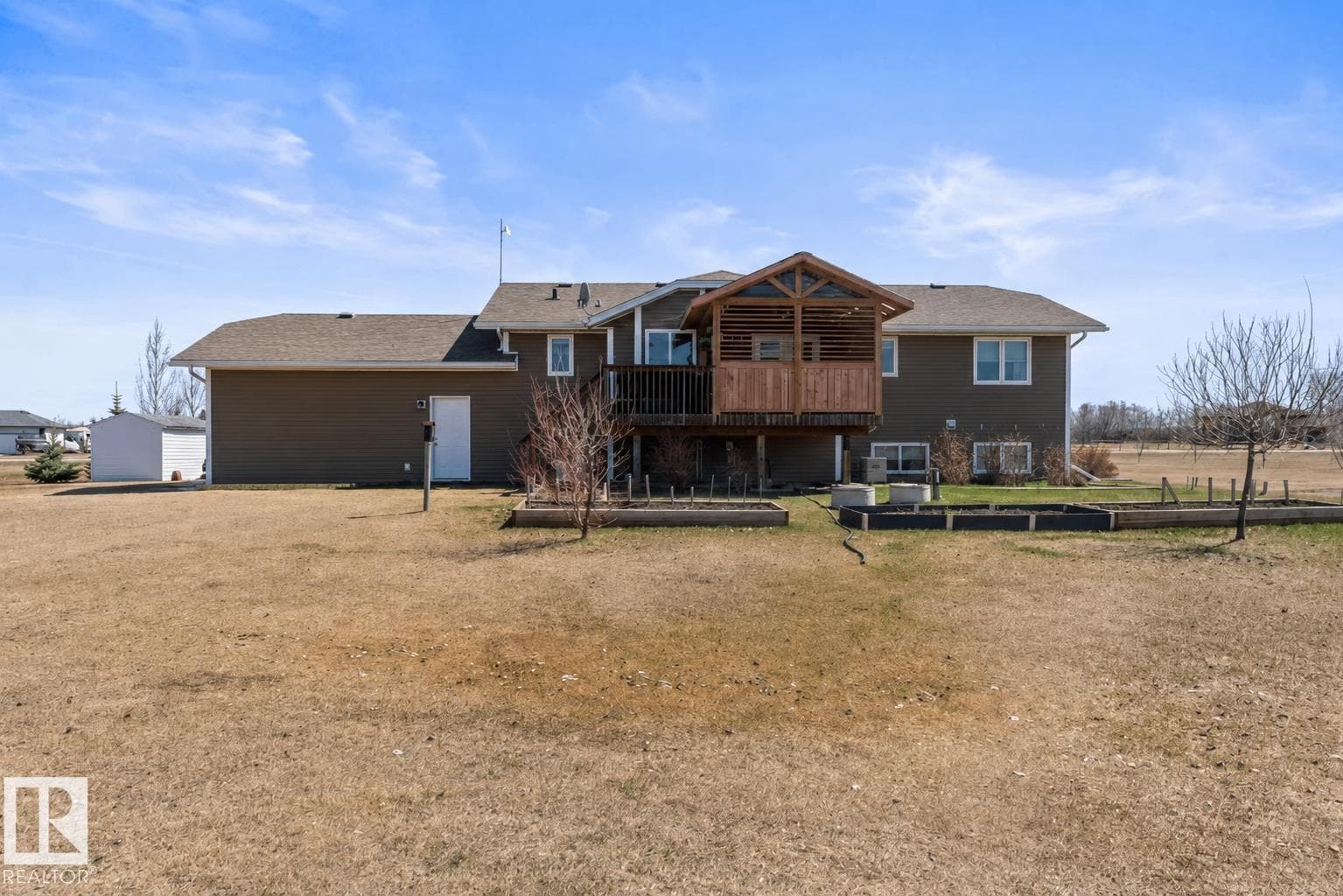 40 42011 Township Rd 624 — photo 3