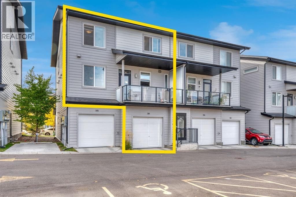 201, 235 Redstone Walk NE