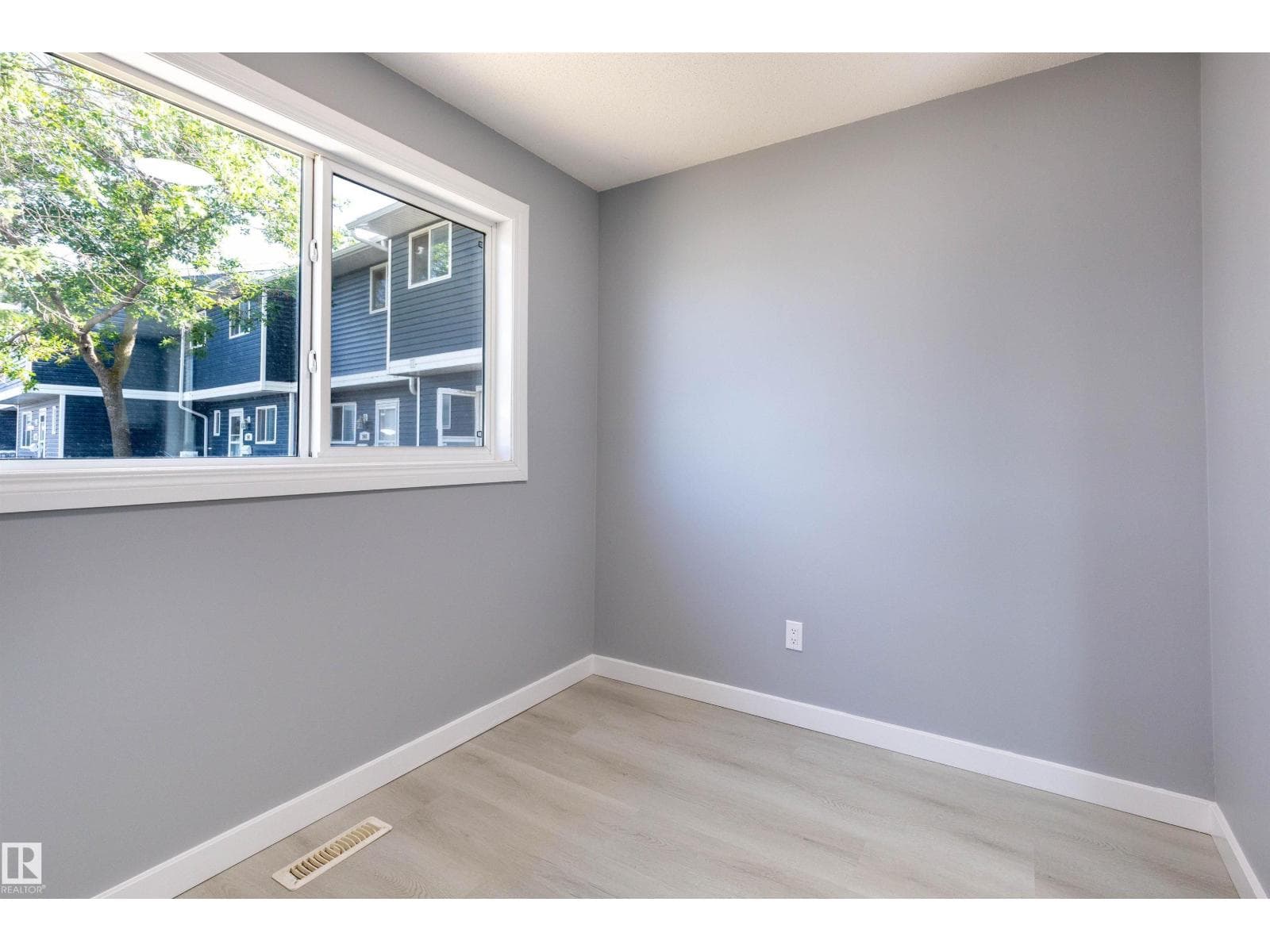547 DUNLUCE RD NW — photo 5