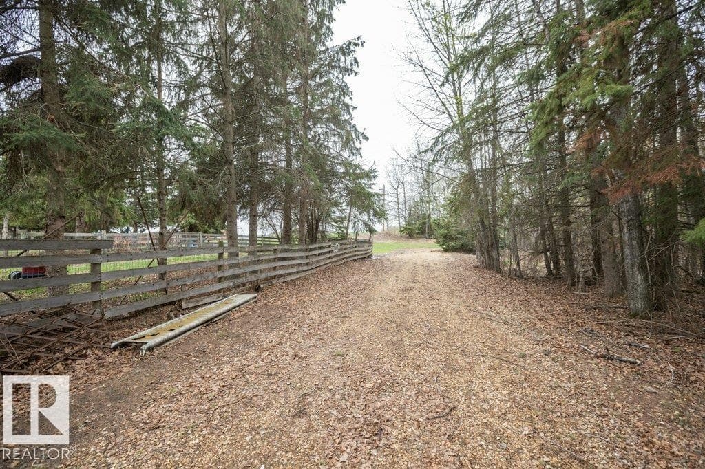 26413 Twp Rd 633 — photo 4