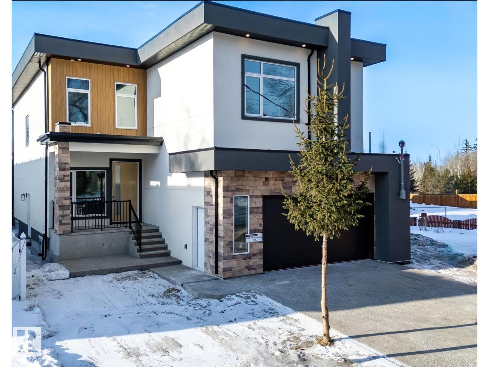 5820 110 ST NW