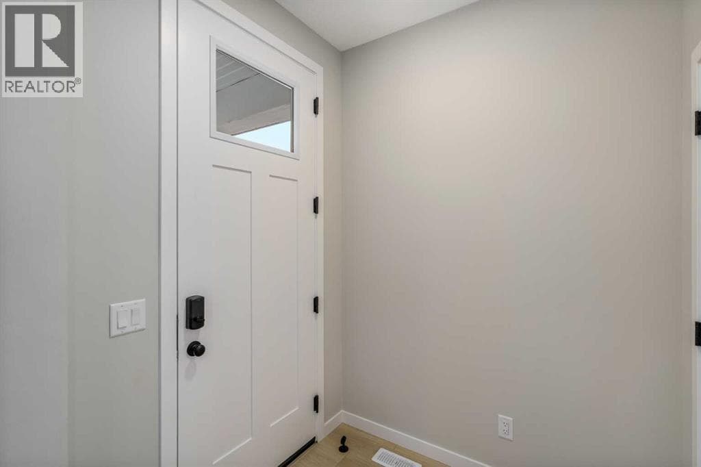 1449 Rangeview Drive SE — photo 2