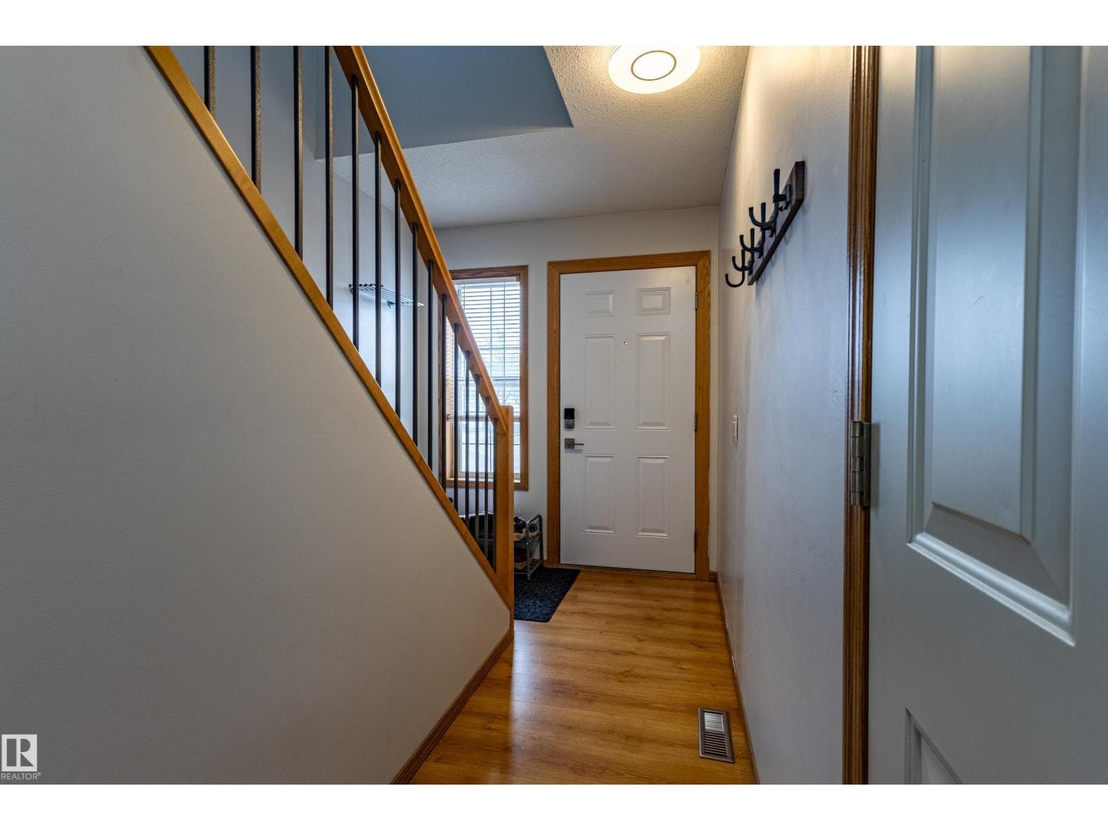 #93 16823 84 ST NW — photo 4
