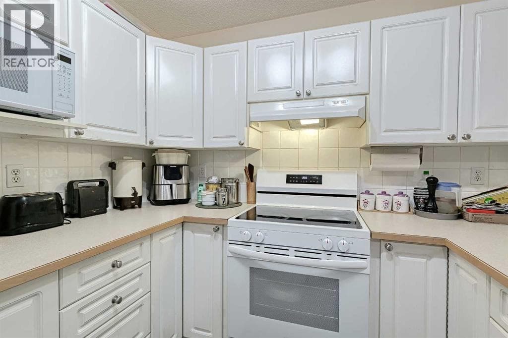 501 Coral Cove NE — photo 5