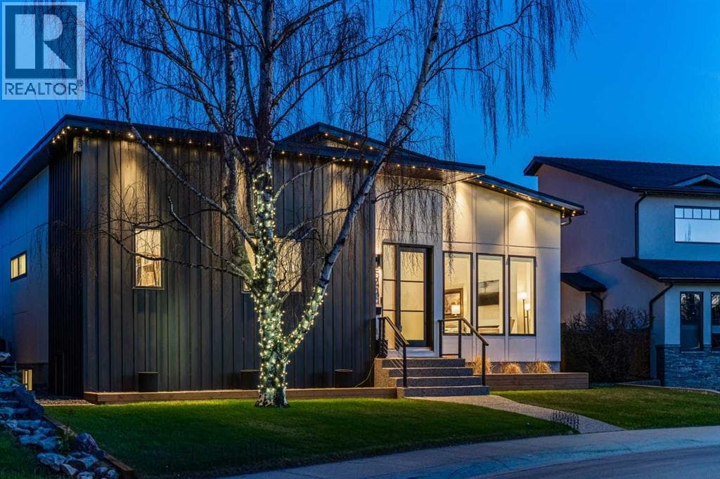 5420 La Salle Crescent SW — photo 2