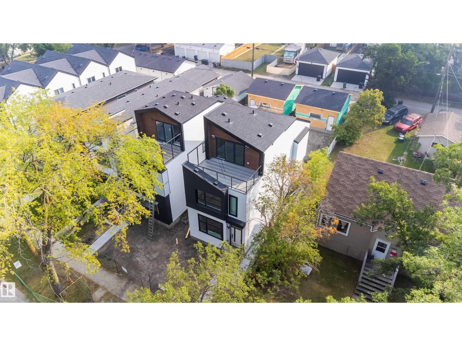 12031 124 ST NW NW