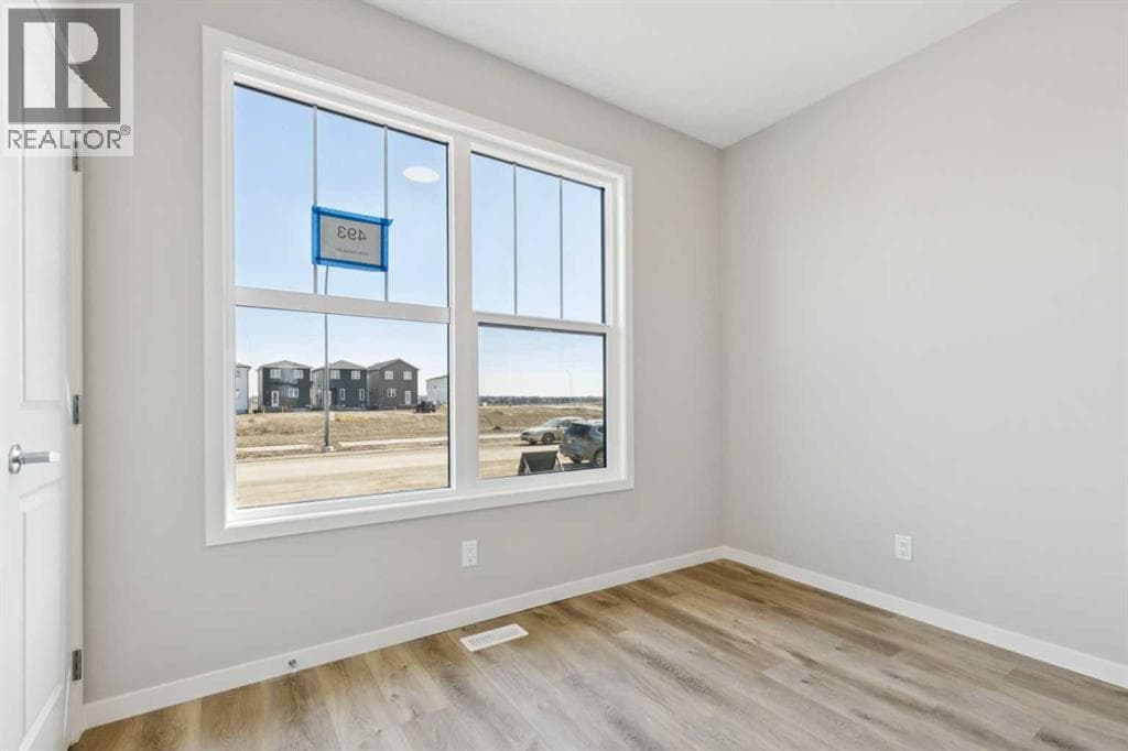 493 Hotchkiss Drive SE — photo 4