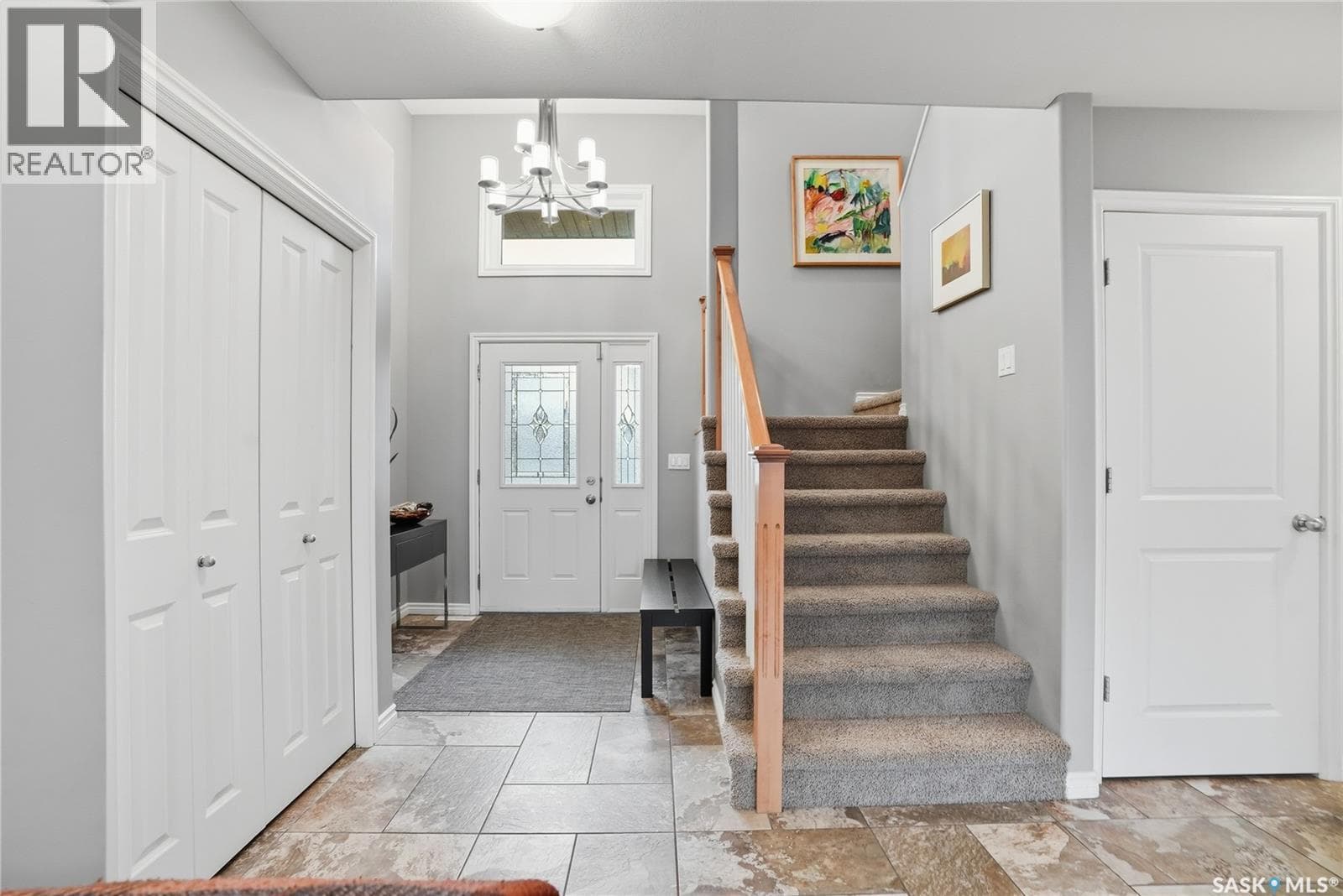 215 Whalley CRESCENT — photo 3