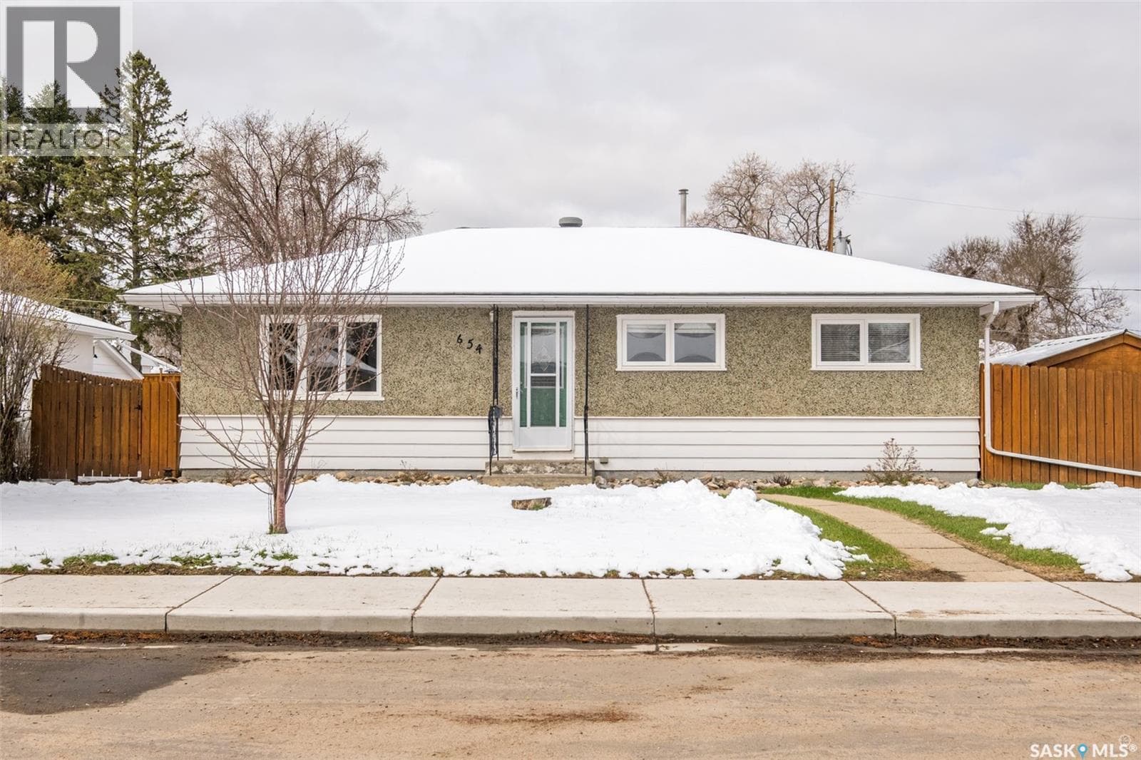 654 23rd STREET W