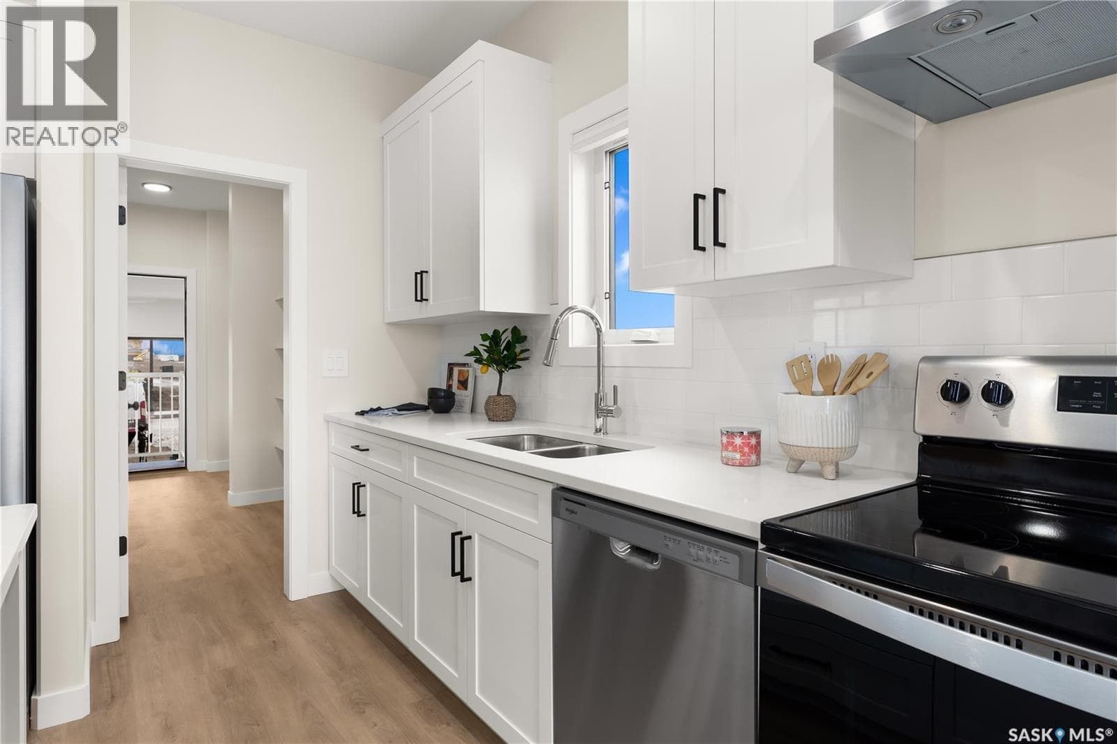333 Cockcroft STREET — photo 4