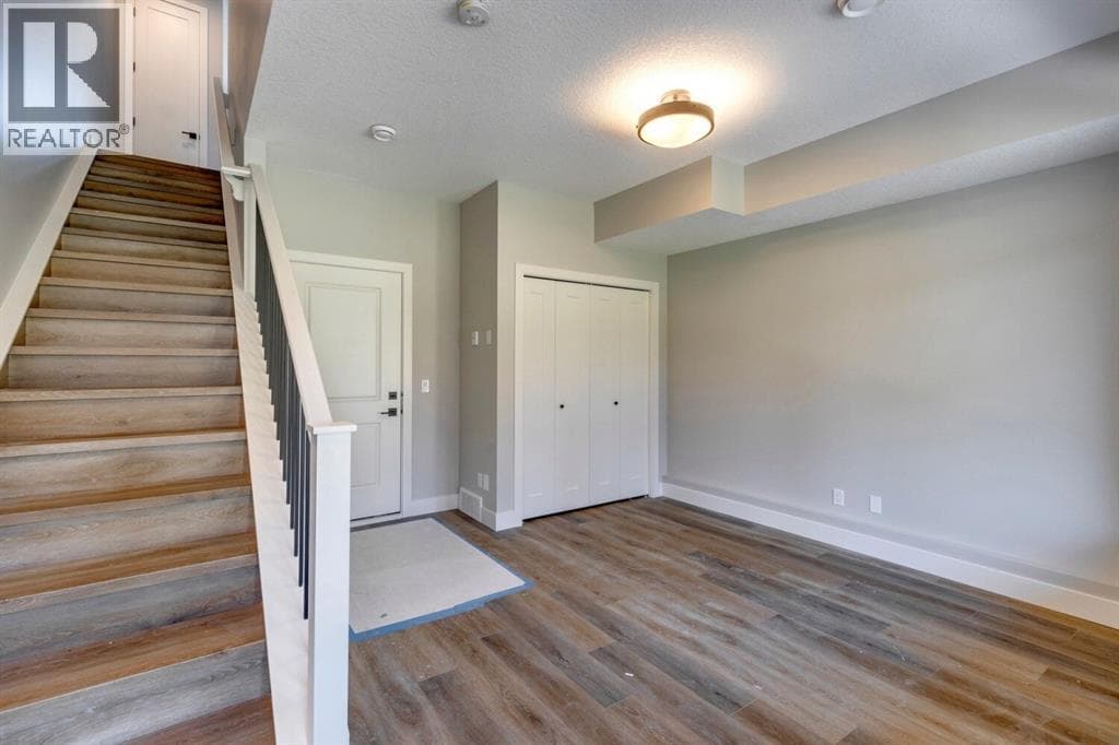 85 Royal Elm Green NW — photo 3