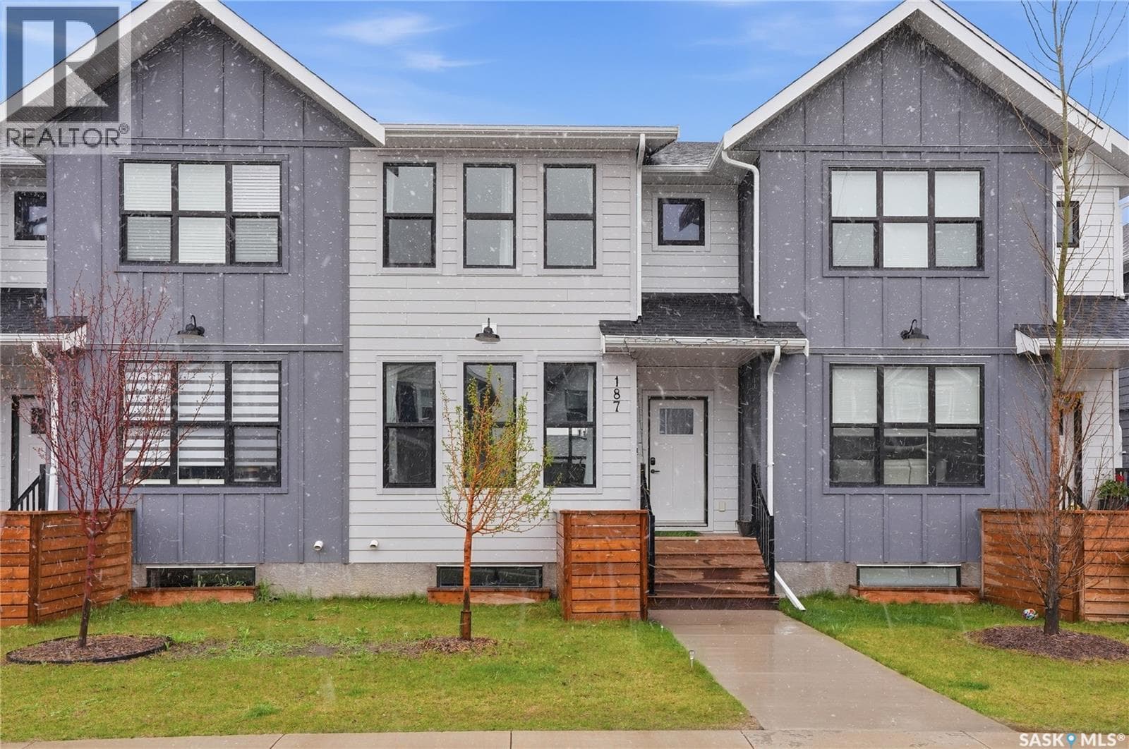 187 Rosewood BOULEVARD E — photo 2