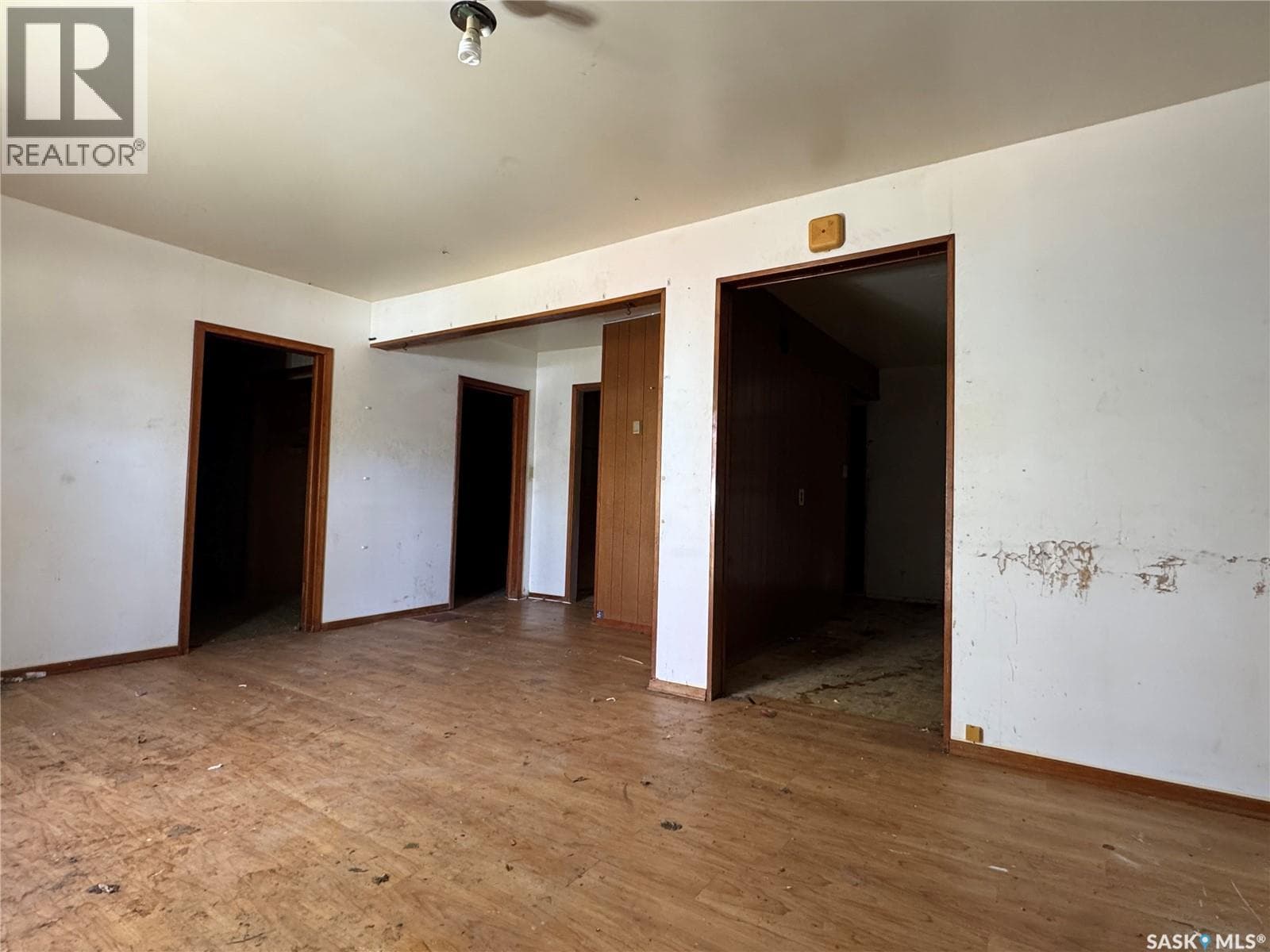 208 Irvine STREET — photo 3
