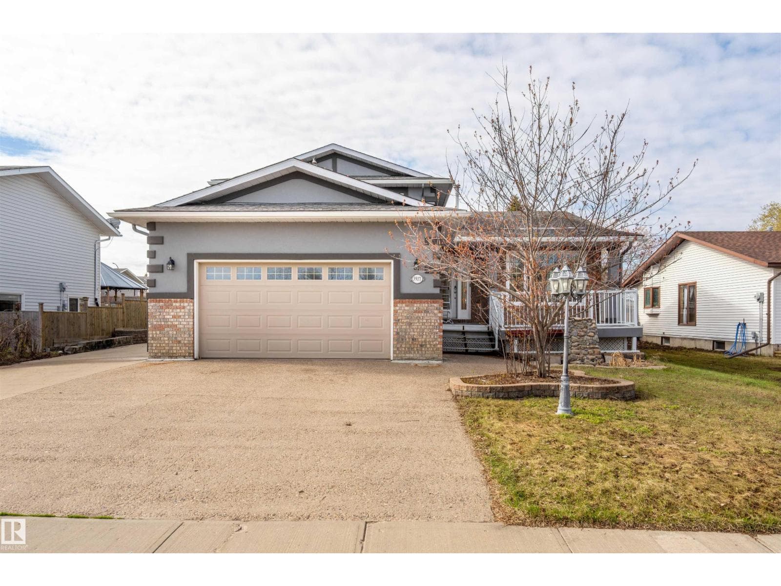 3917 52 AV — photo 2