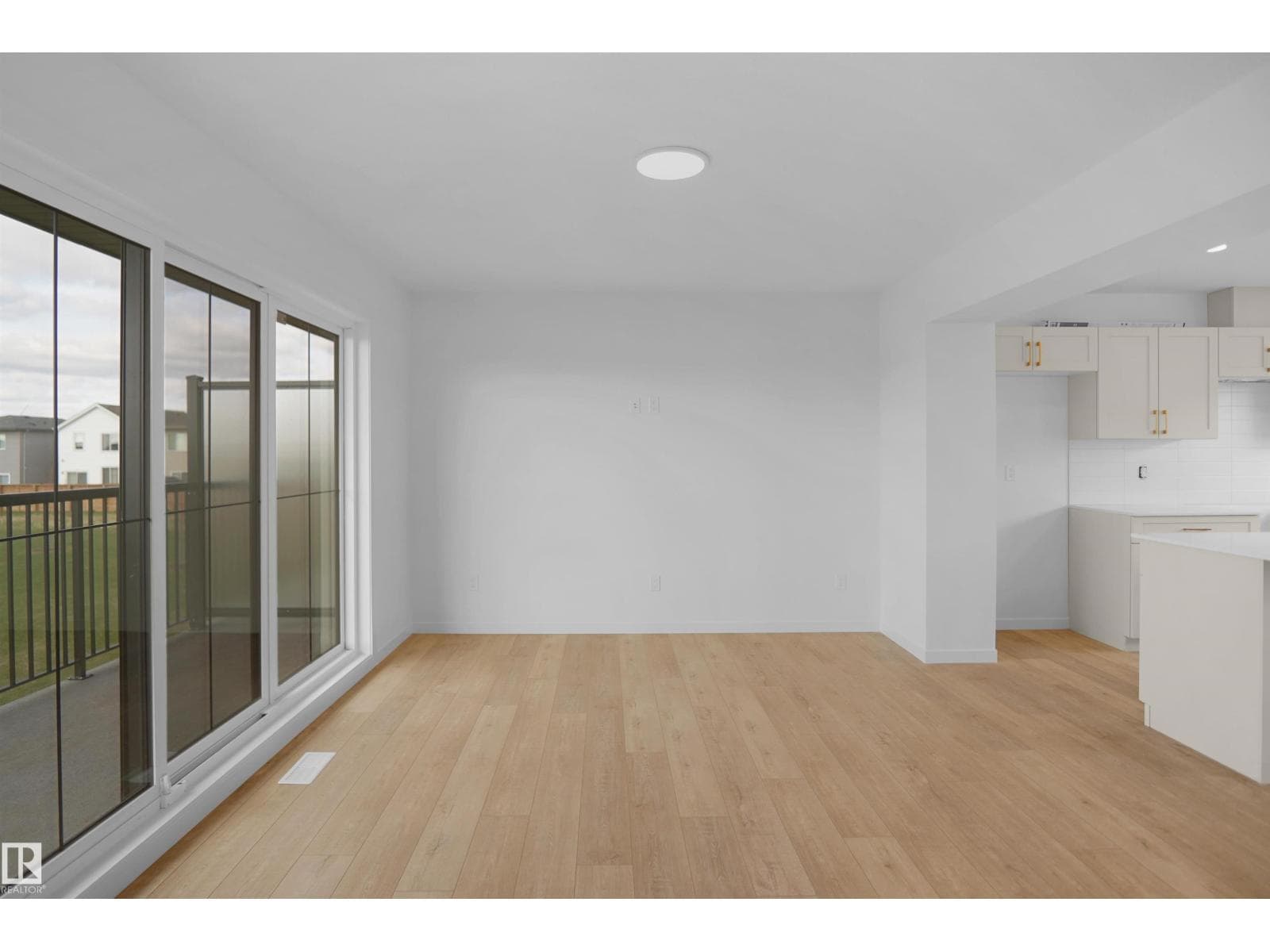 #66 17319 5 ST NE — photo 4