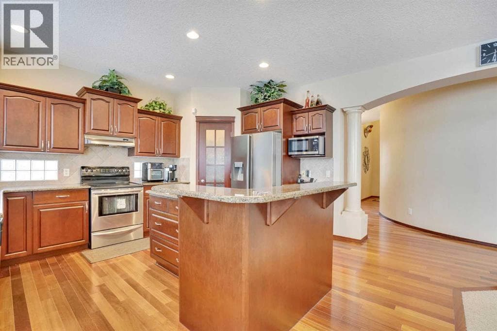 160 Tremblant Way SW — photo 4