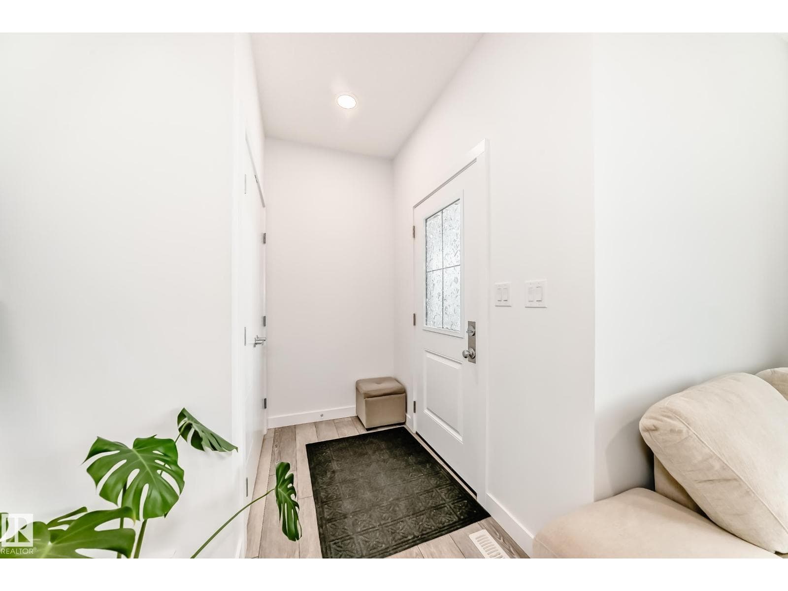 6620 46 AV — photo 4