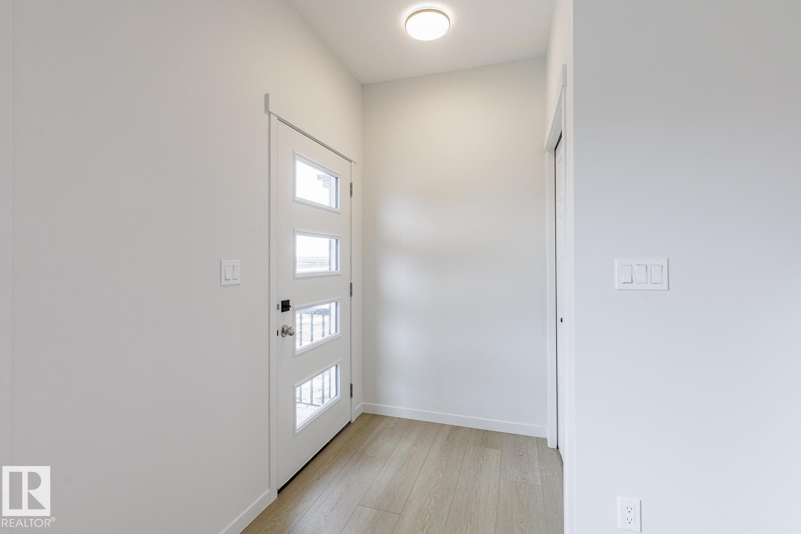 3828 38 Street — photo 3