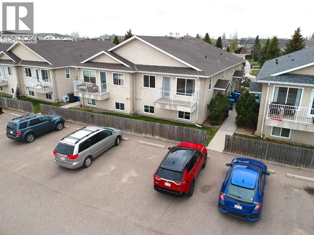 4, 11 Highlands Place W — photo 3