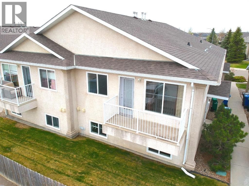 4, 11 Highlands Place W