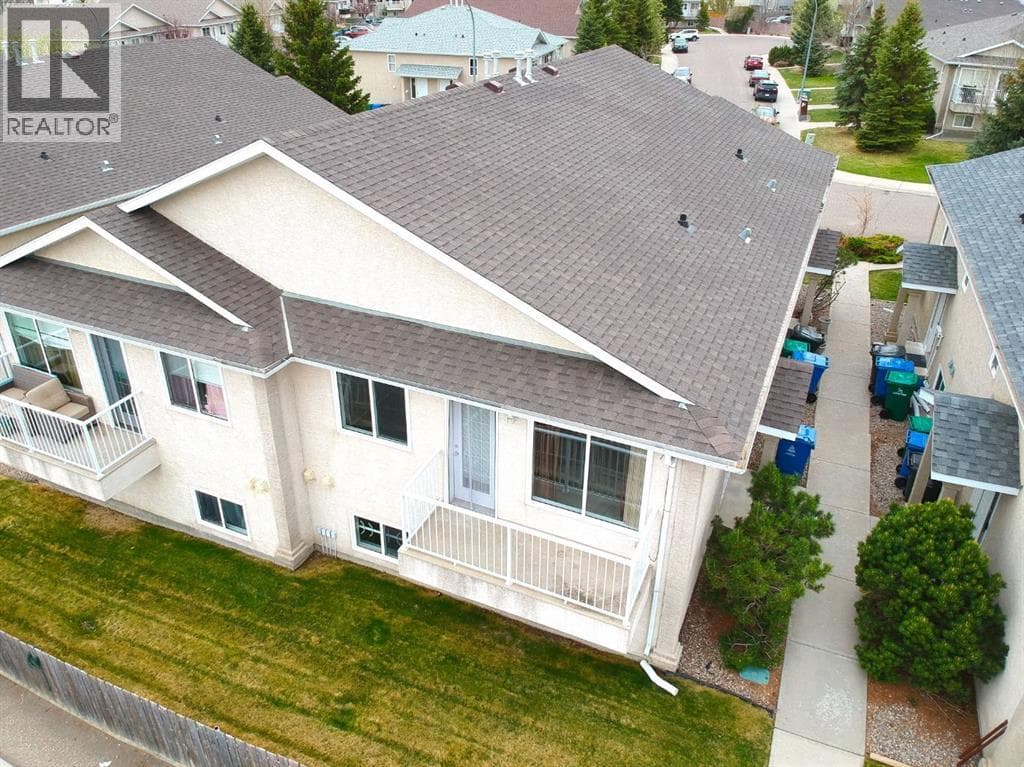 4, 11 Highlands Place W — photo 2
