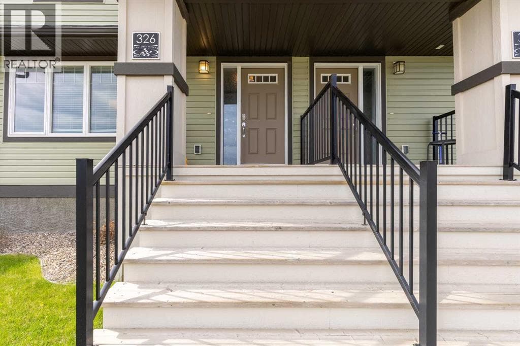 326 Coalbanks Boulevard W — photo 2