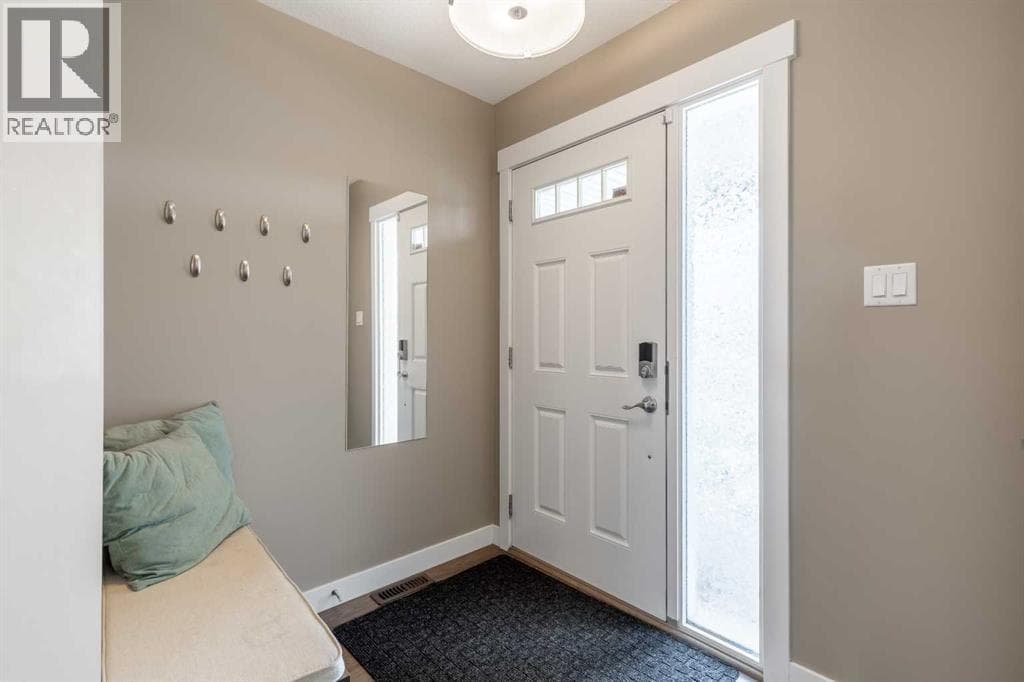 326 Coalbanks Boulevard W — photo 3