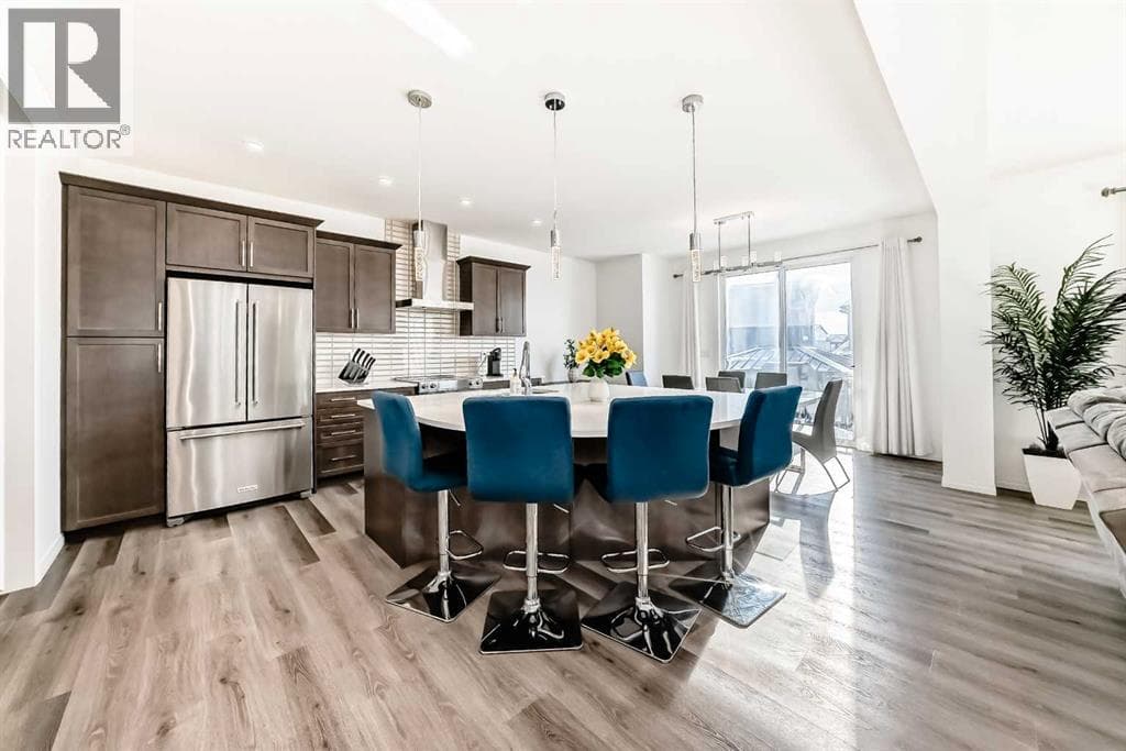 73 Carrington Circle NW — photo 3