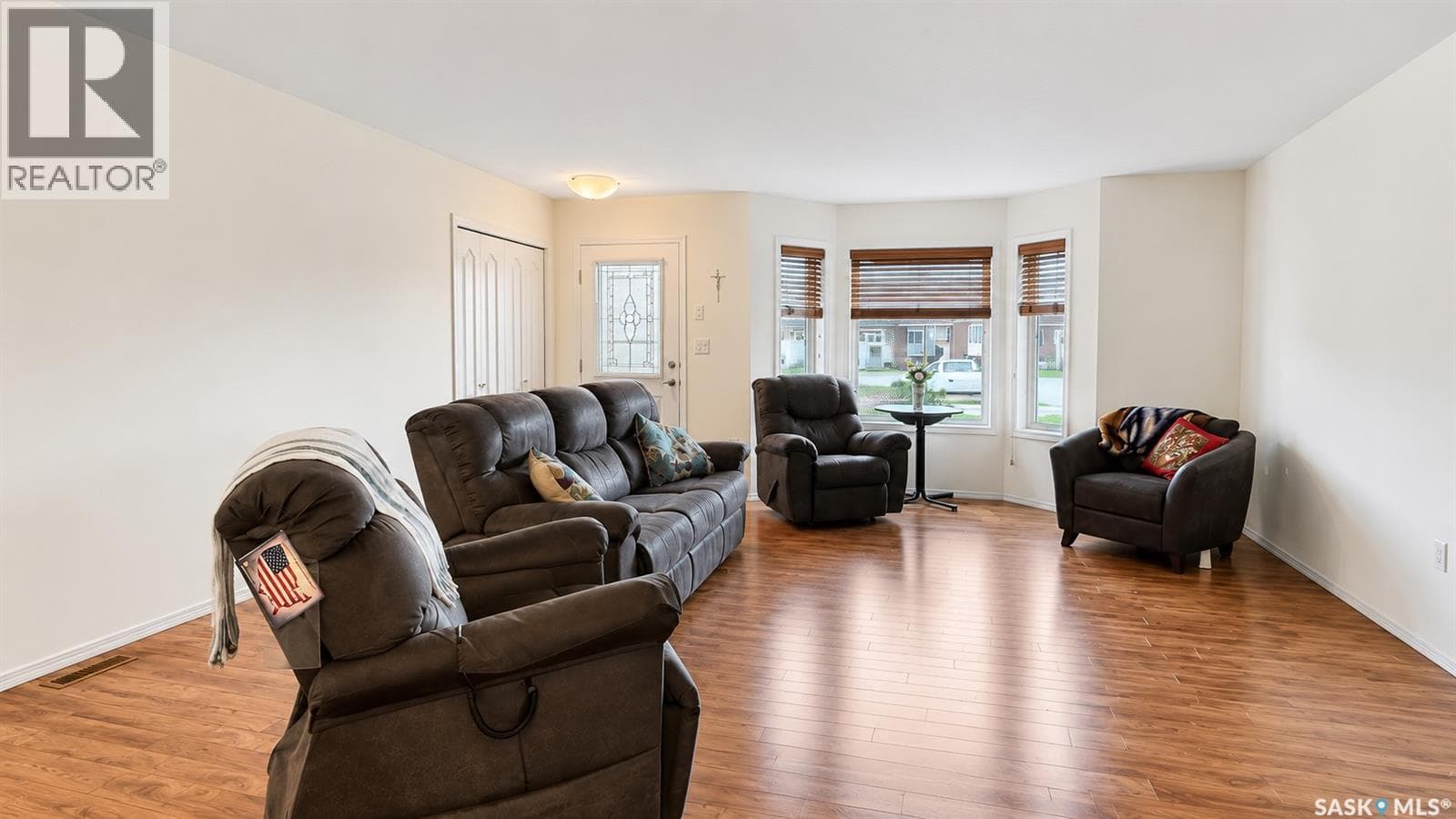 D 2419 Buhler AVENUE — photo 2