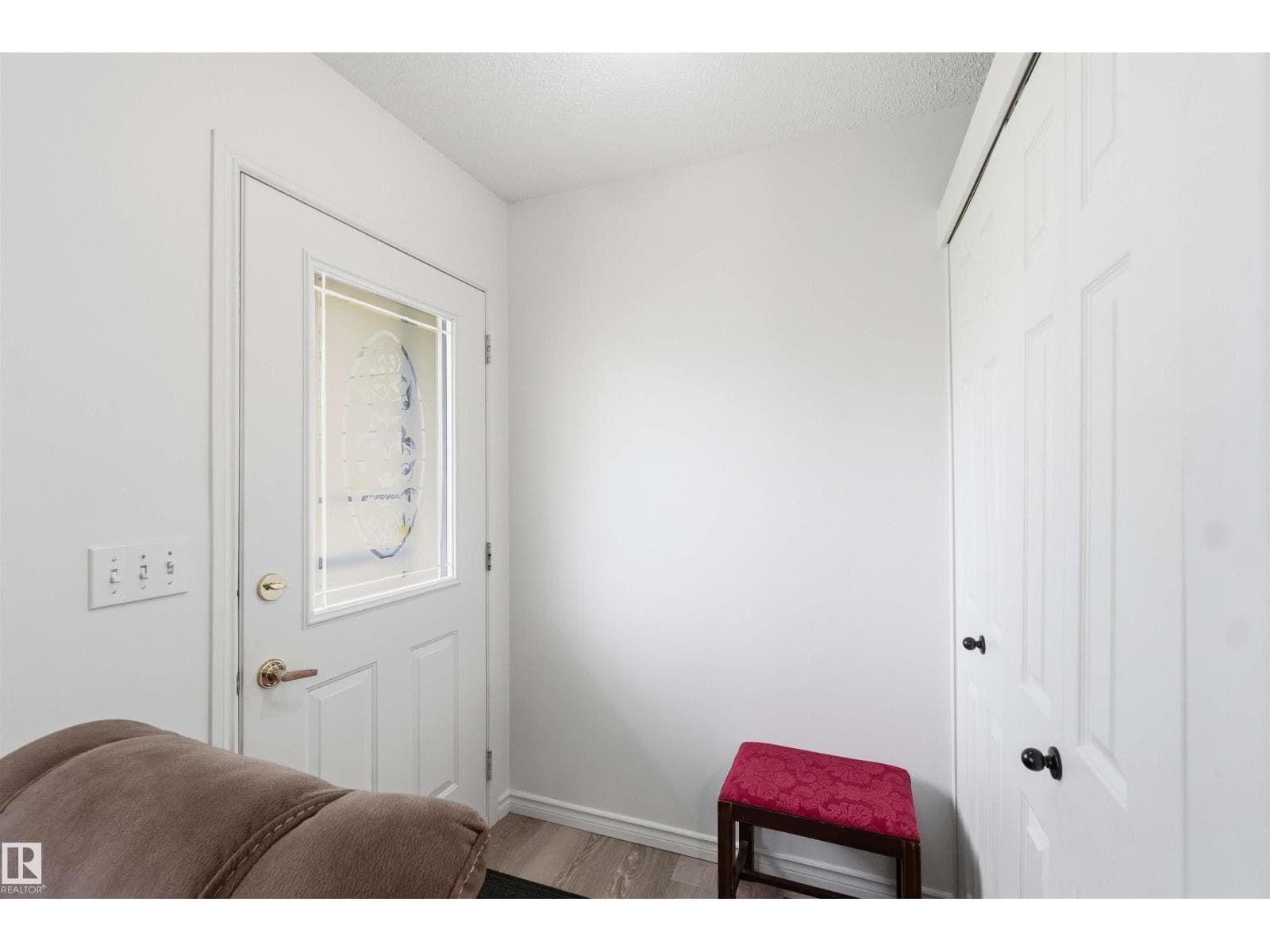 5138 47 ST — photo 2