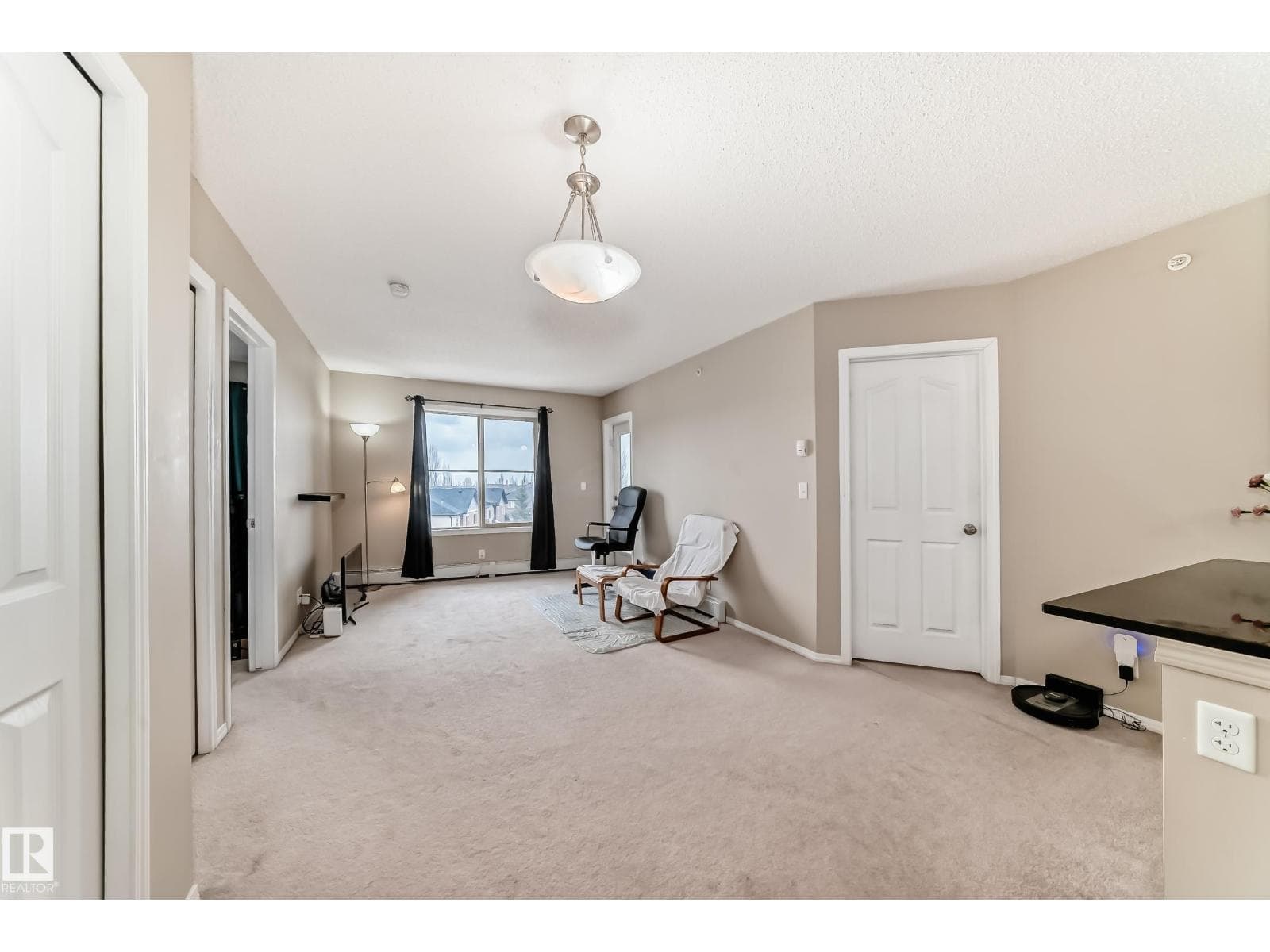 #404 12025 22 AV SW — photo 4