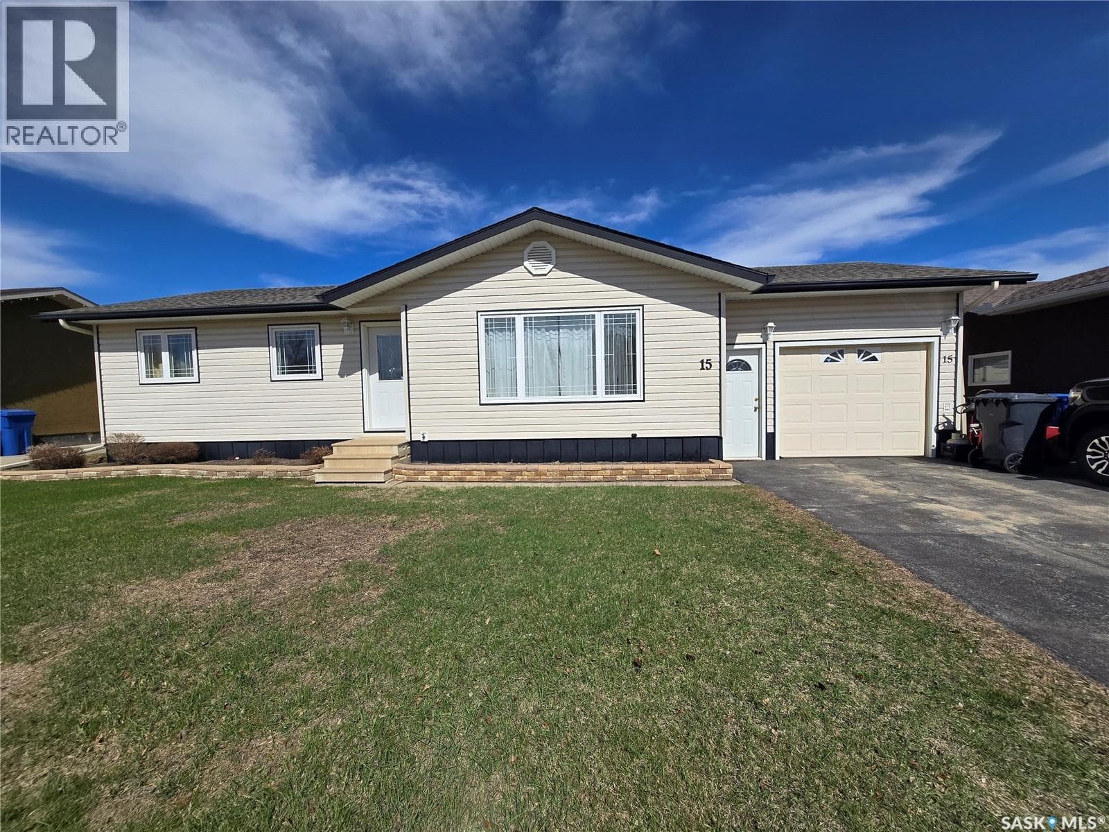 15 Mackenzie DRIVE