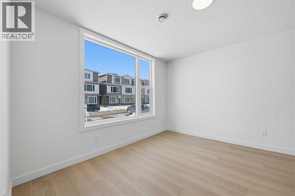 8814 48 Street NE — photo 4