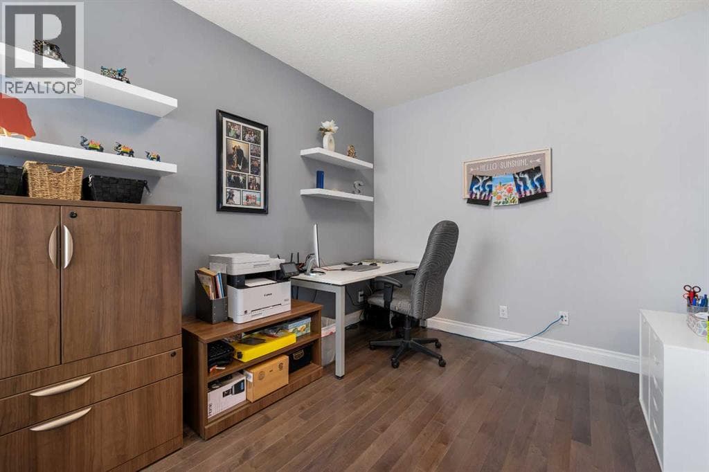 15 Sherwood Square NW — photo 4