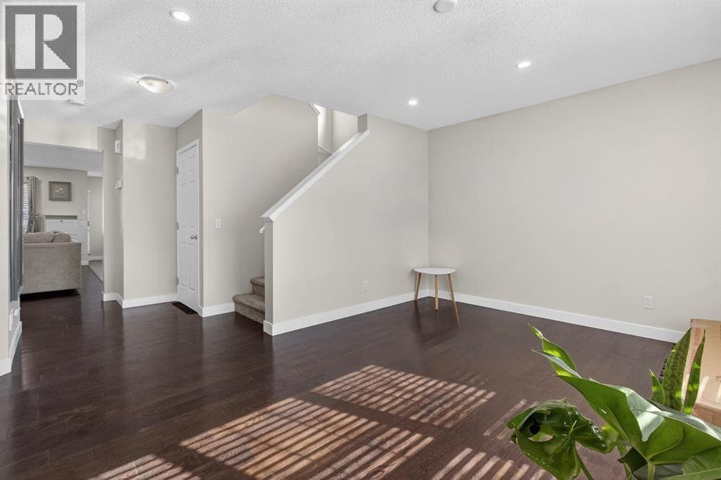 28 Elgin View SE — photo 3