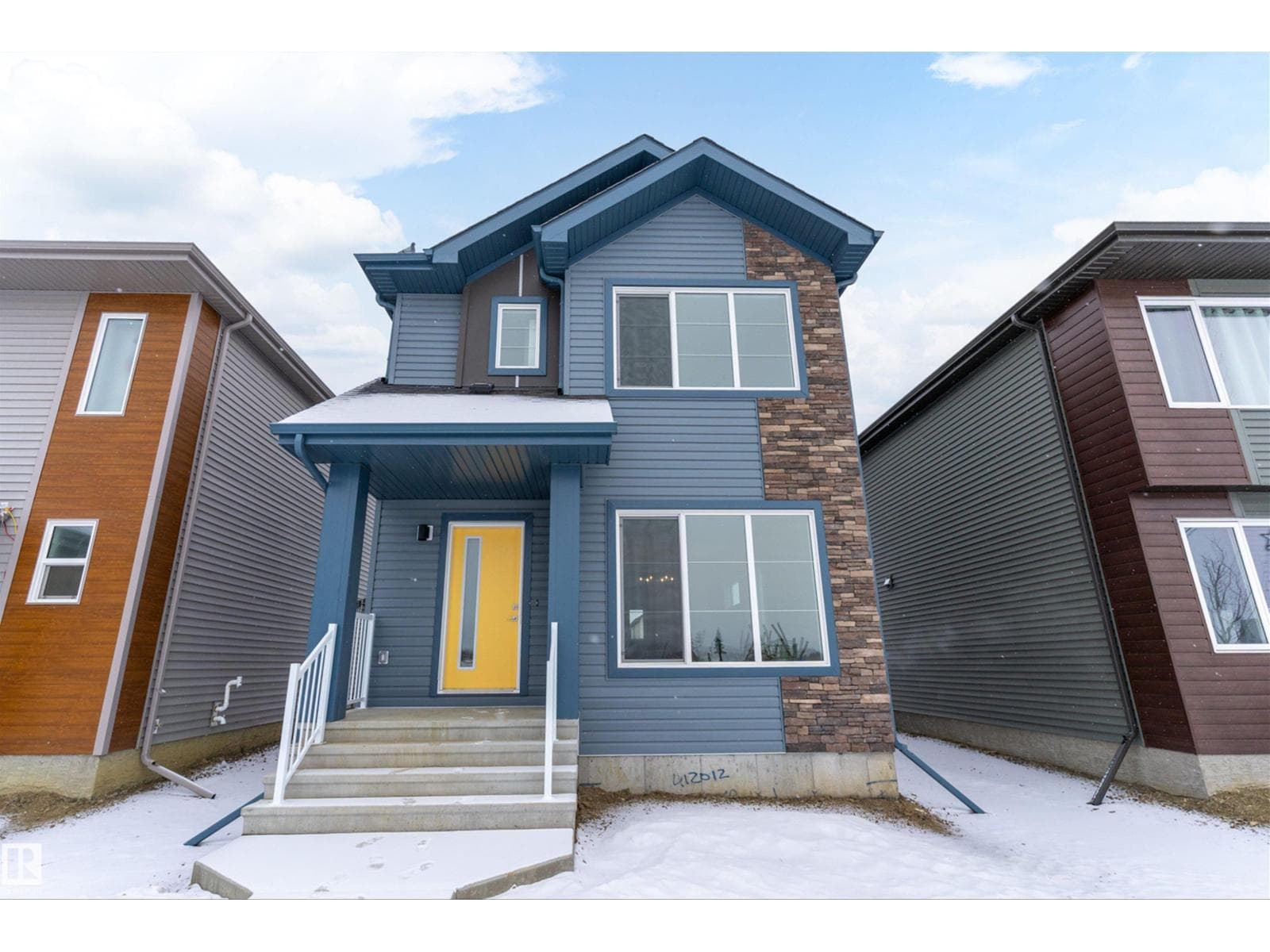 1250 MCLEOD AV