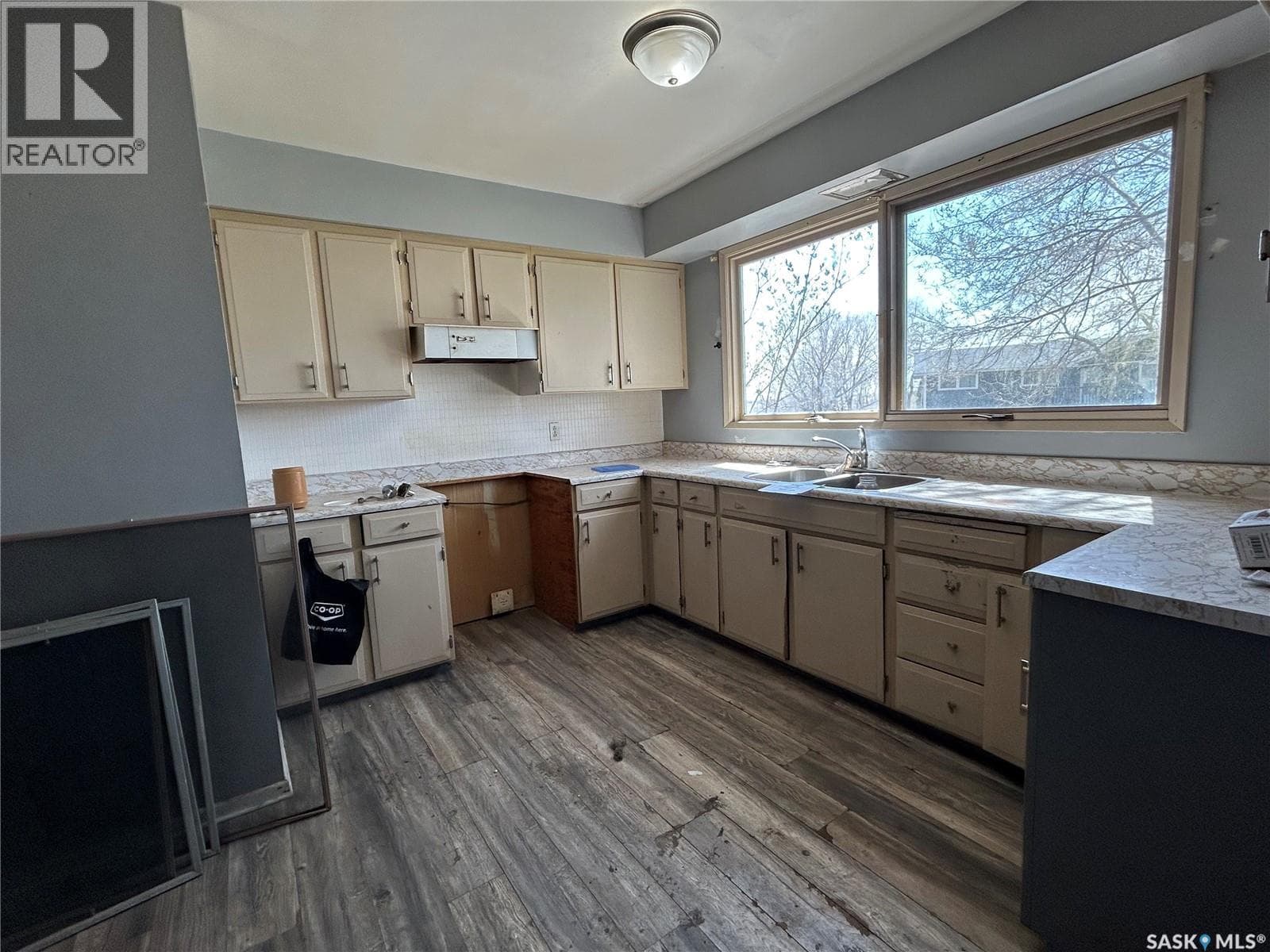 825 Valley STREET — photo 5