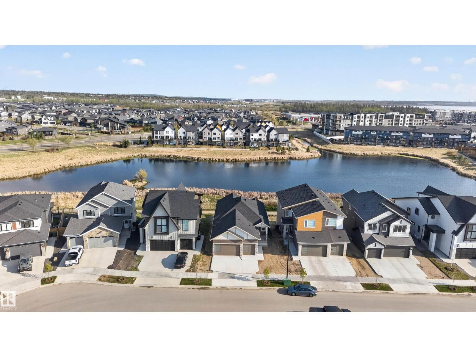 27 ROSEWOOD WY