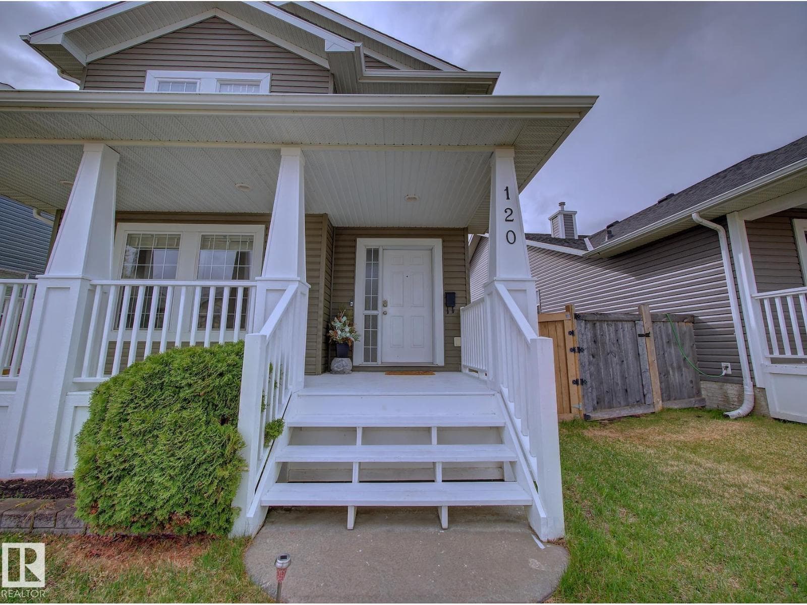 120 Westwood LN — photo 2