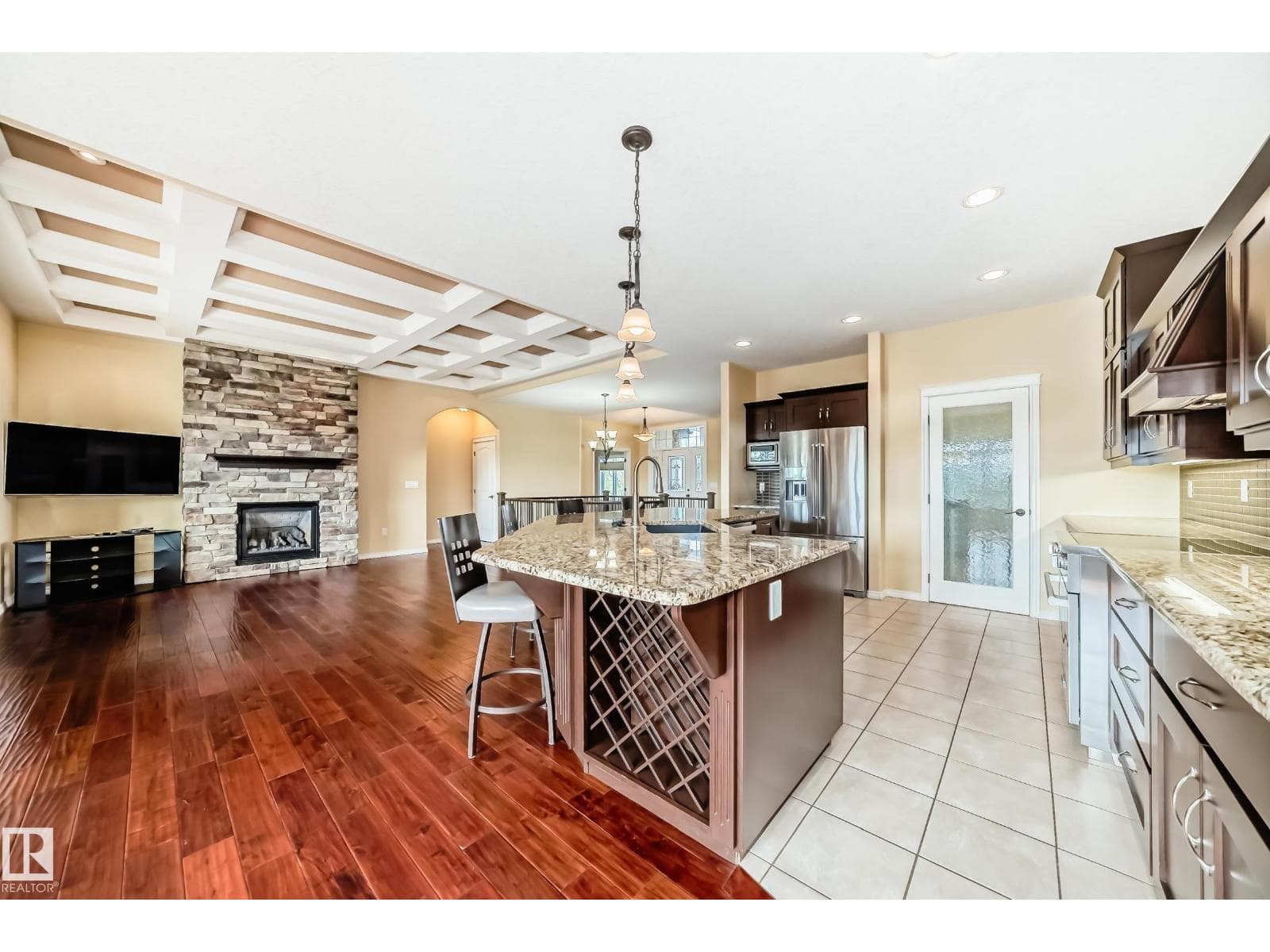 527 CALLAGHAN PT SW — photo 5