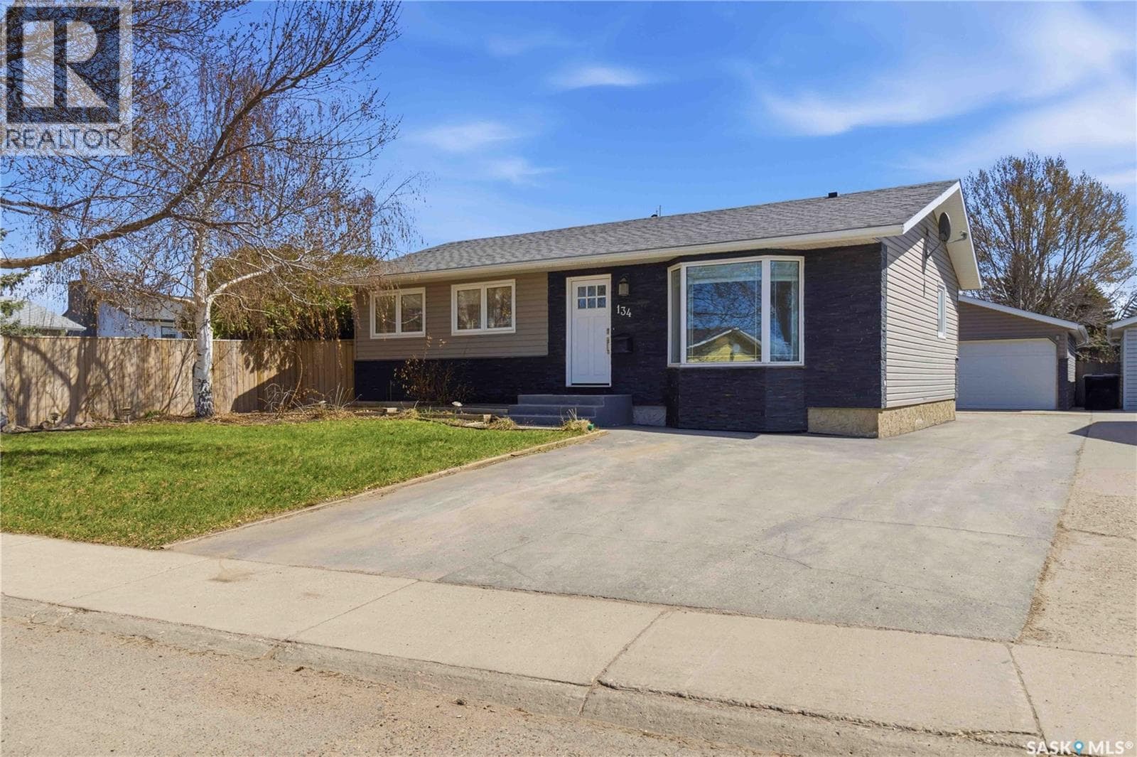 134 Russell ROAD