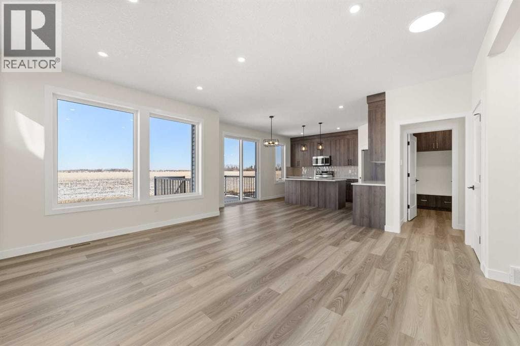 71 Vincent Crescent — photo 4