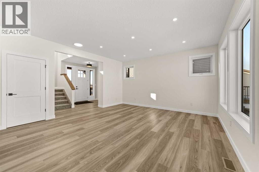 71 Vincent Crescent — photo 5