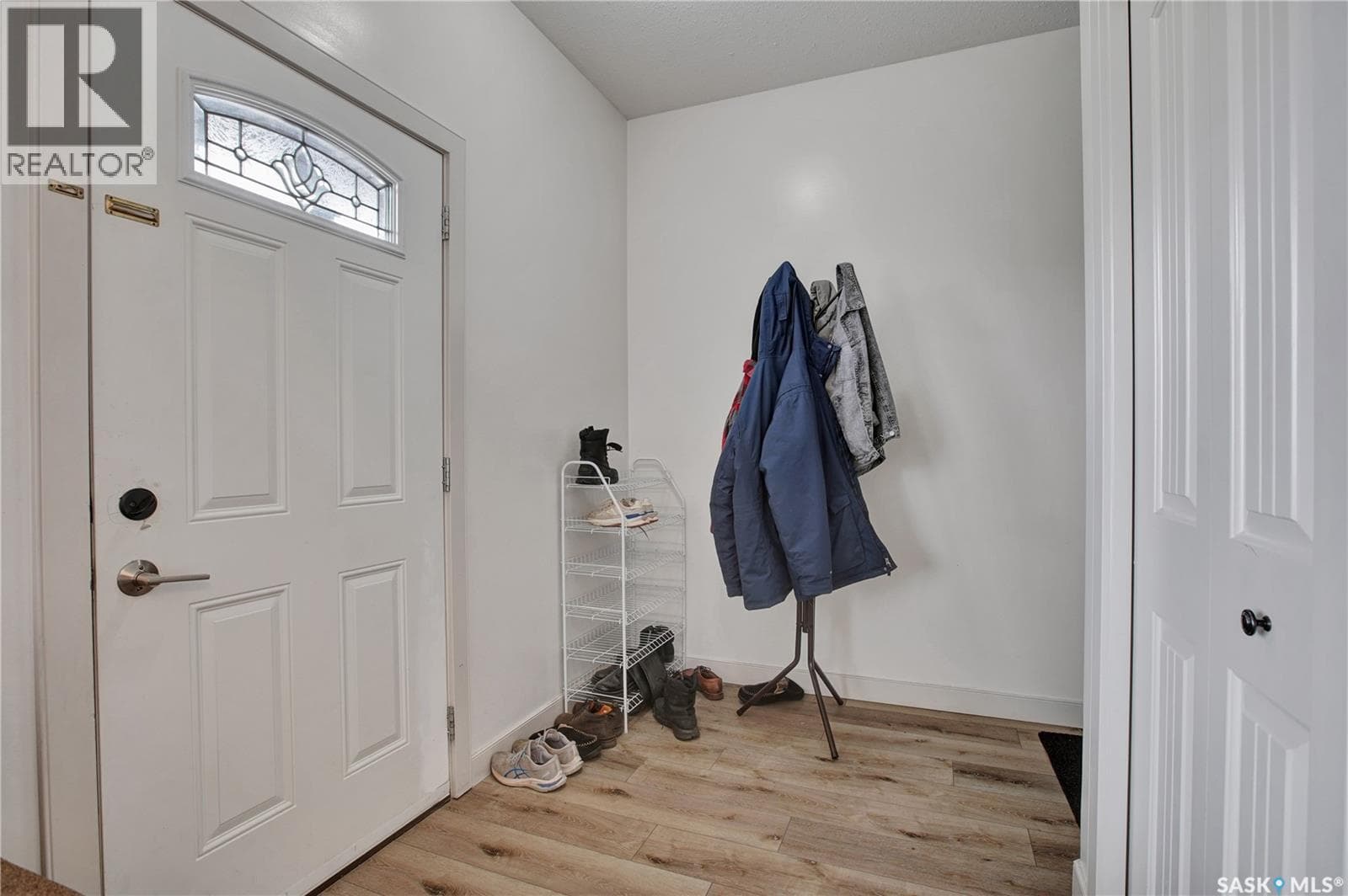 48 - 1703 Patrick CRESCENT — photo 2