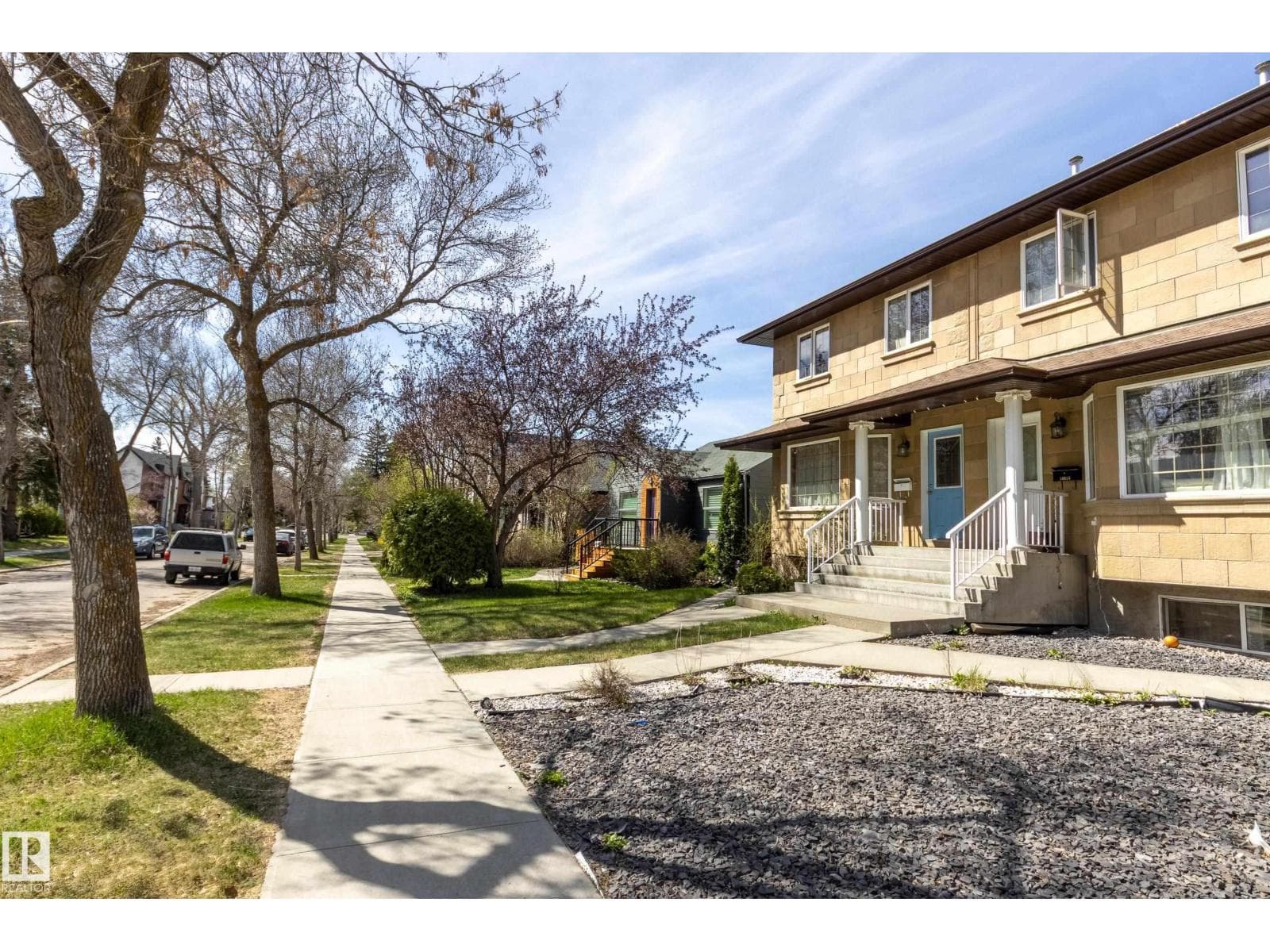 10816 67 AV NW — photo 2