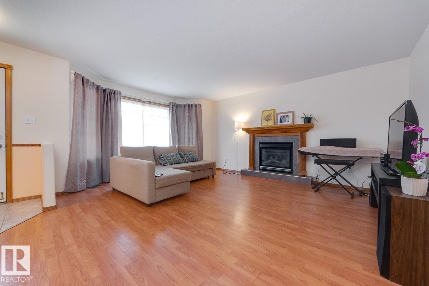 10816 67 AV NW — photo 4