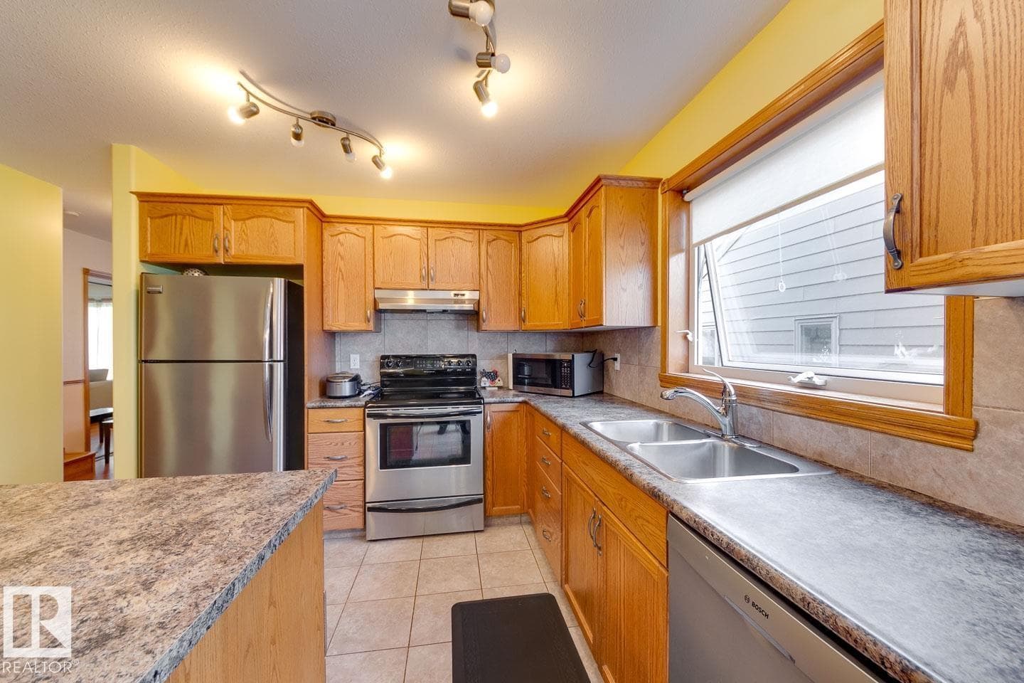 3 bed 3 bath single family at 10816 67 AV NW — $550,000 — photo 8
