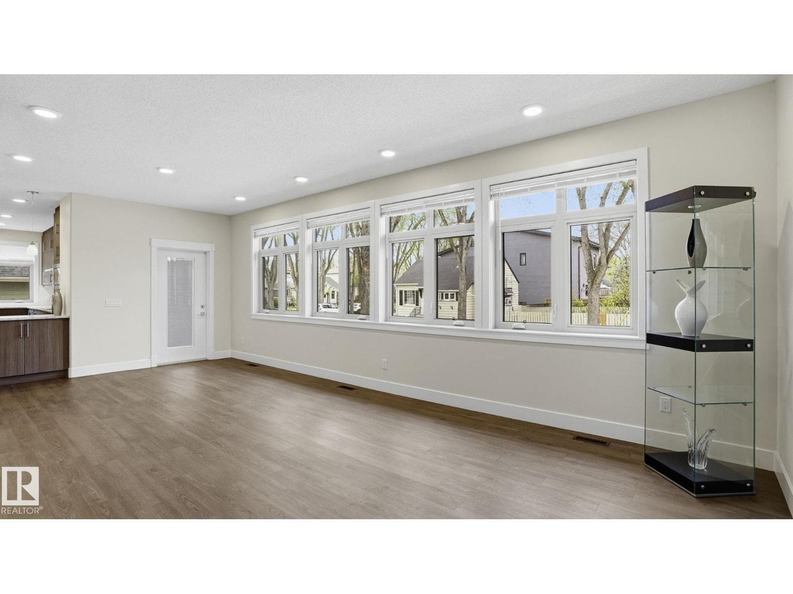 11002 University AV NW — photo 4