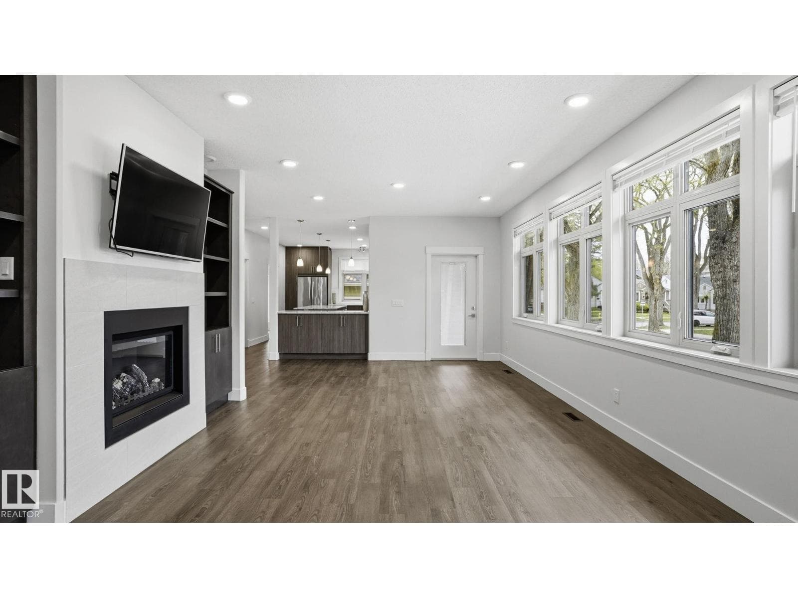11002 University AV NW — photo 5