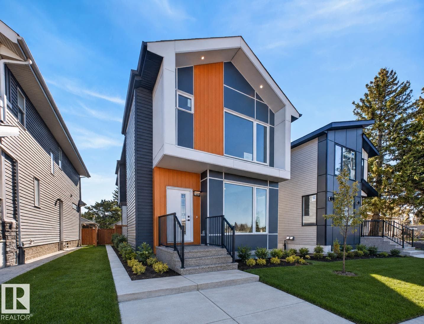 8713 149 ST NW